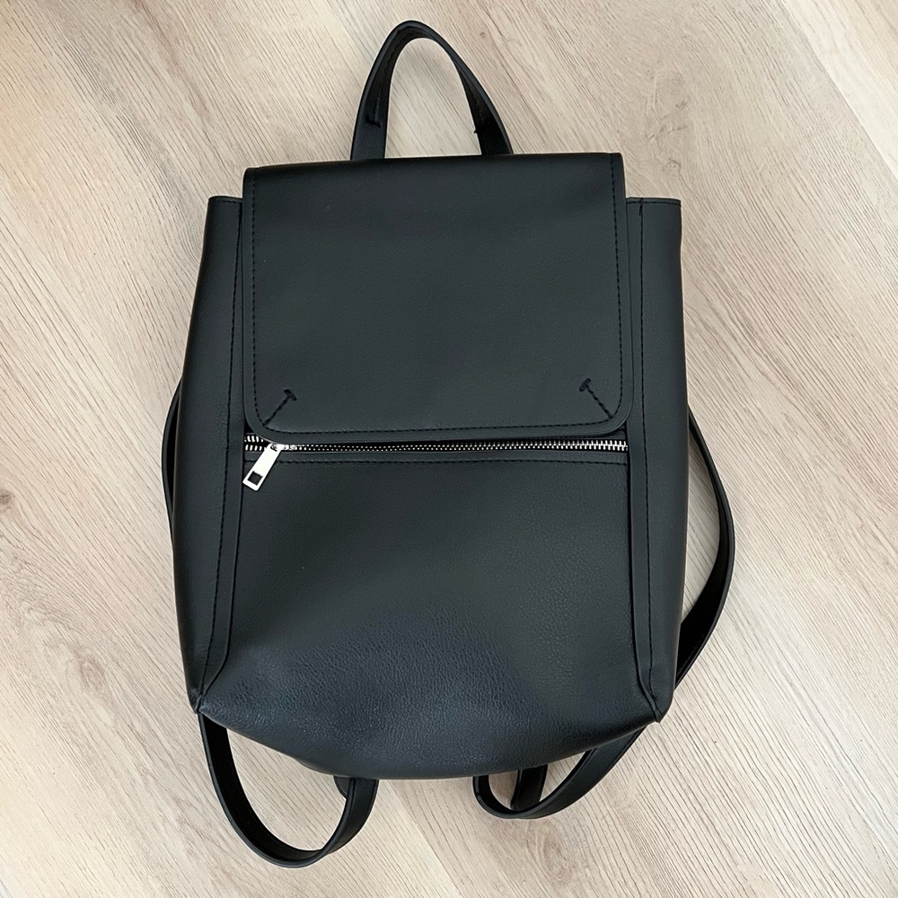 Zara Black Backpack with Zipper